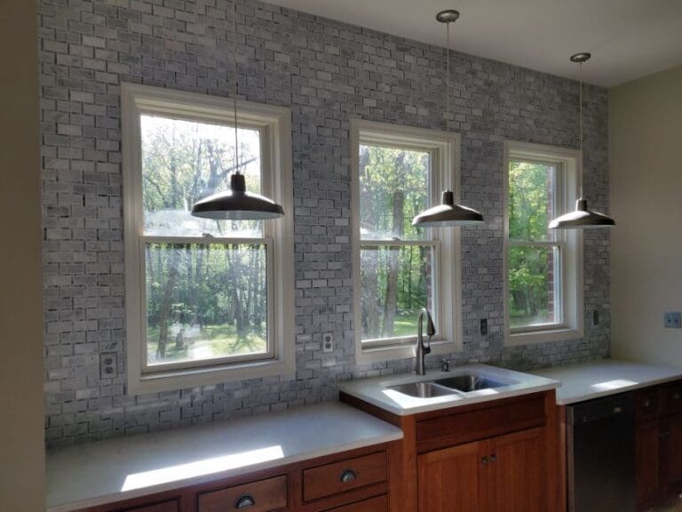 Kitchen tile backsplash
