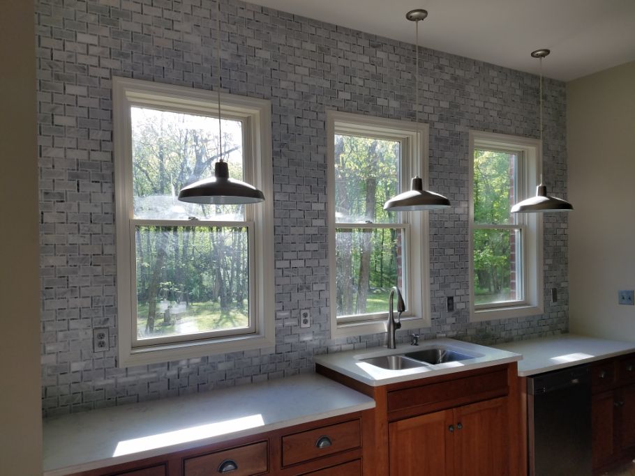 Kitchen tile backsplash